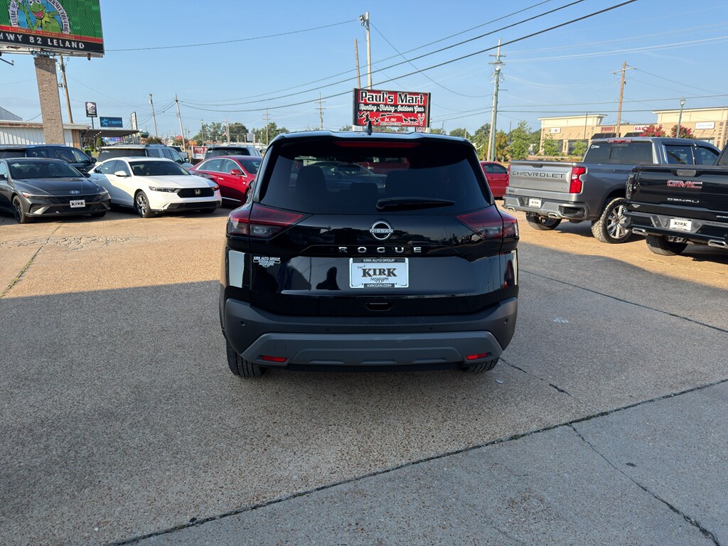 Used 2023 Nissan Rogue S Sport Utility
