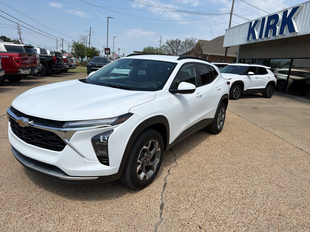 Used 2025 Chevrolet Trax LT Sport Utility