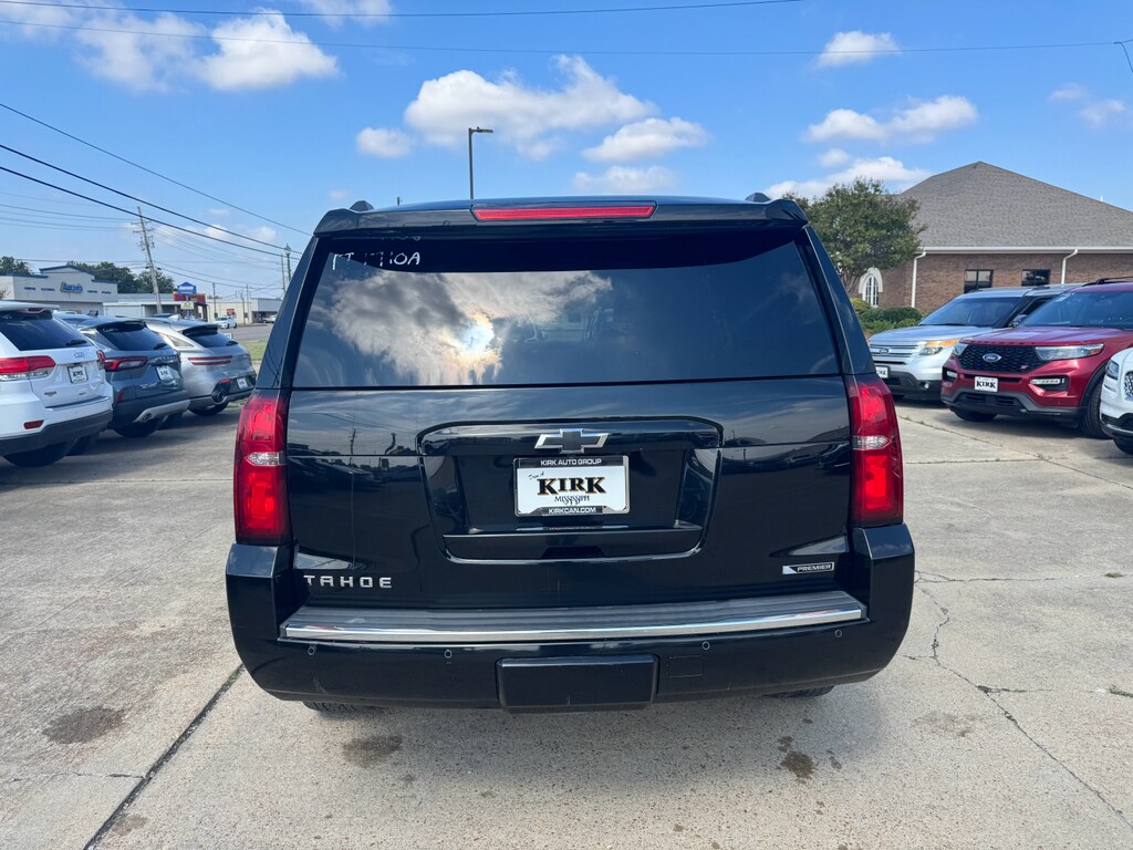 2017 Chevrolet Tahoe Premier photo 2