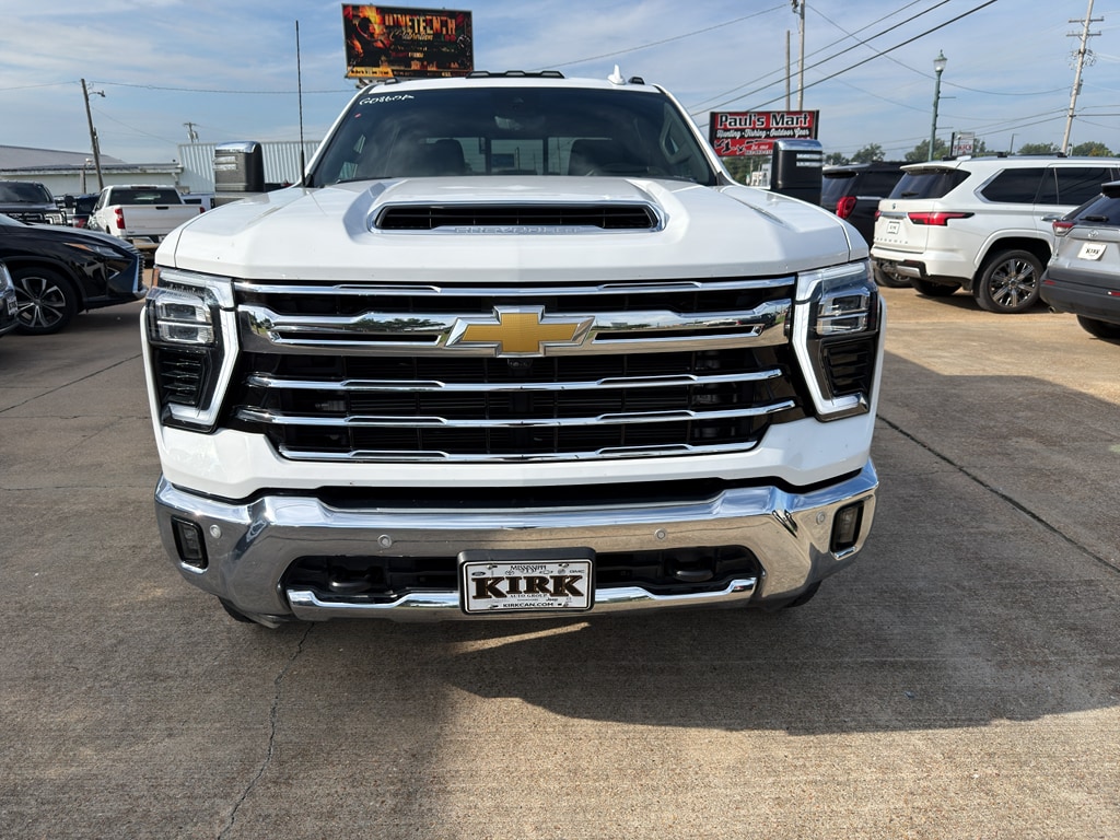 2025 Chevrolet Silverado 2500HD LTZ - Photo 8