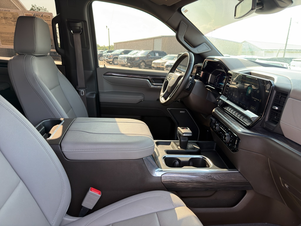 2024 Chevrolet Silverado 1500 LTZ - Photo 24