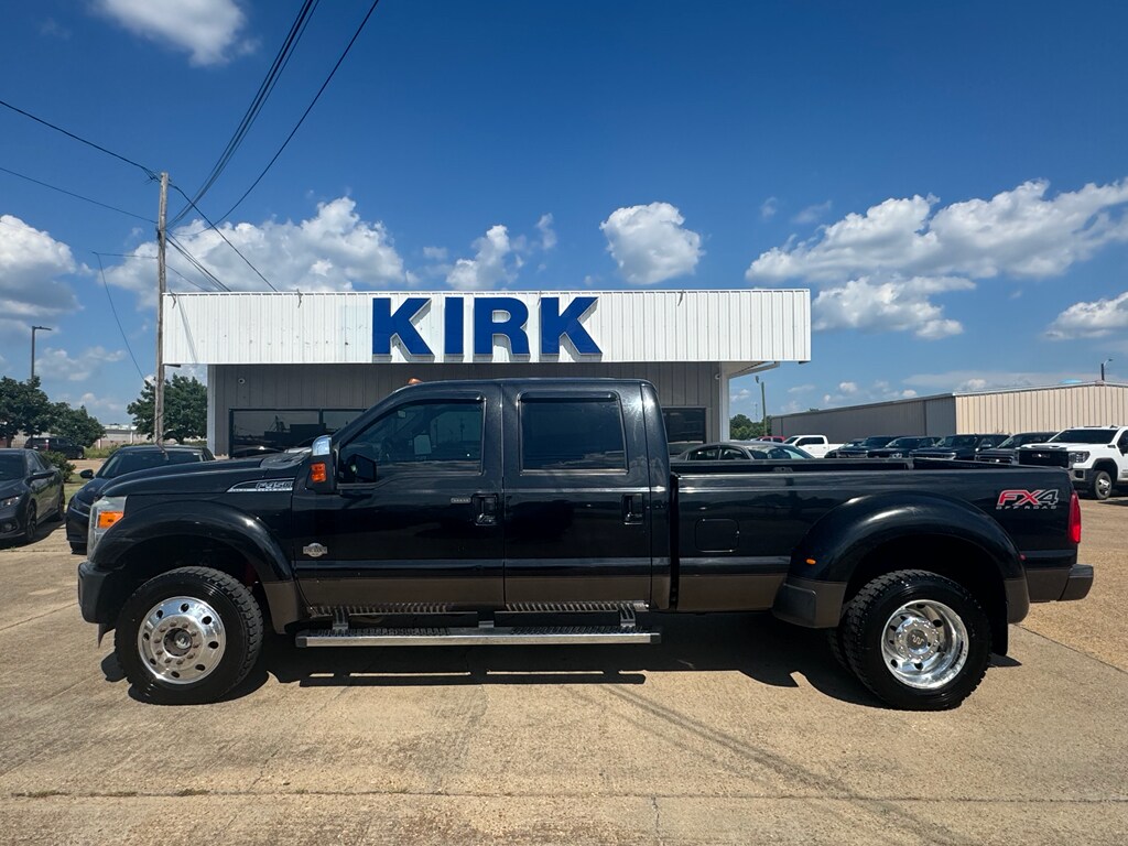 2015 Ford F-450 Lariat photo 2