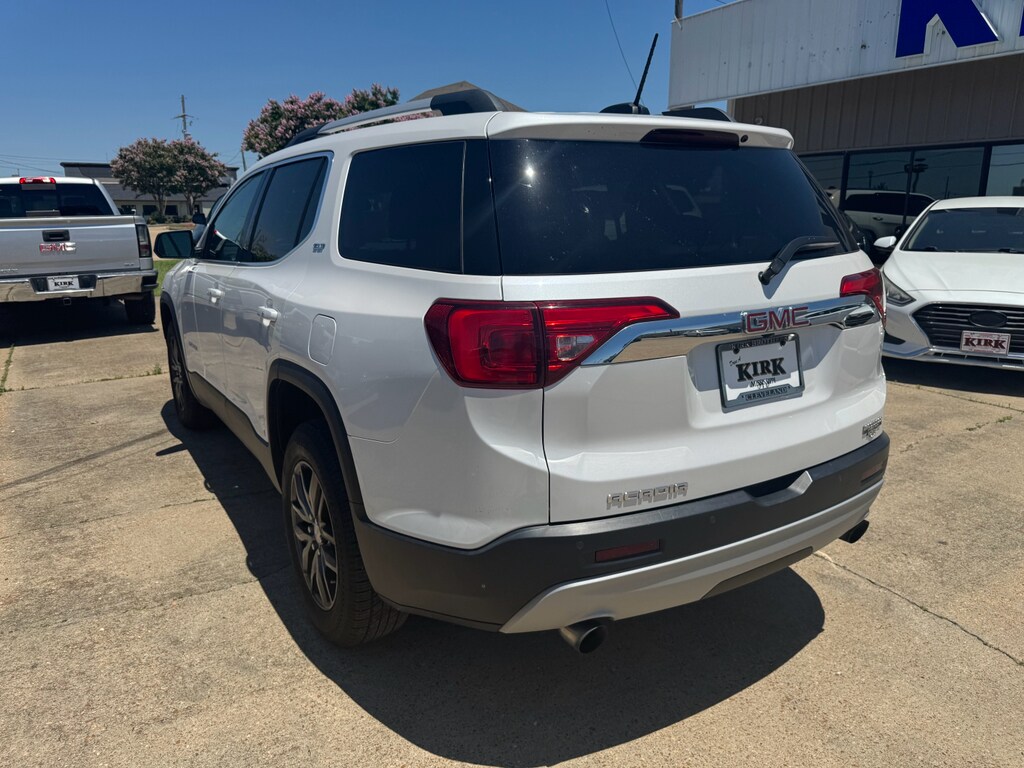 2017 Gmc Acadia SLT photo 2