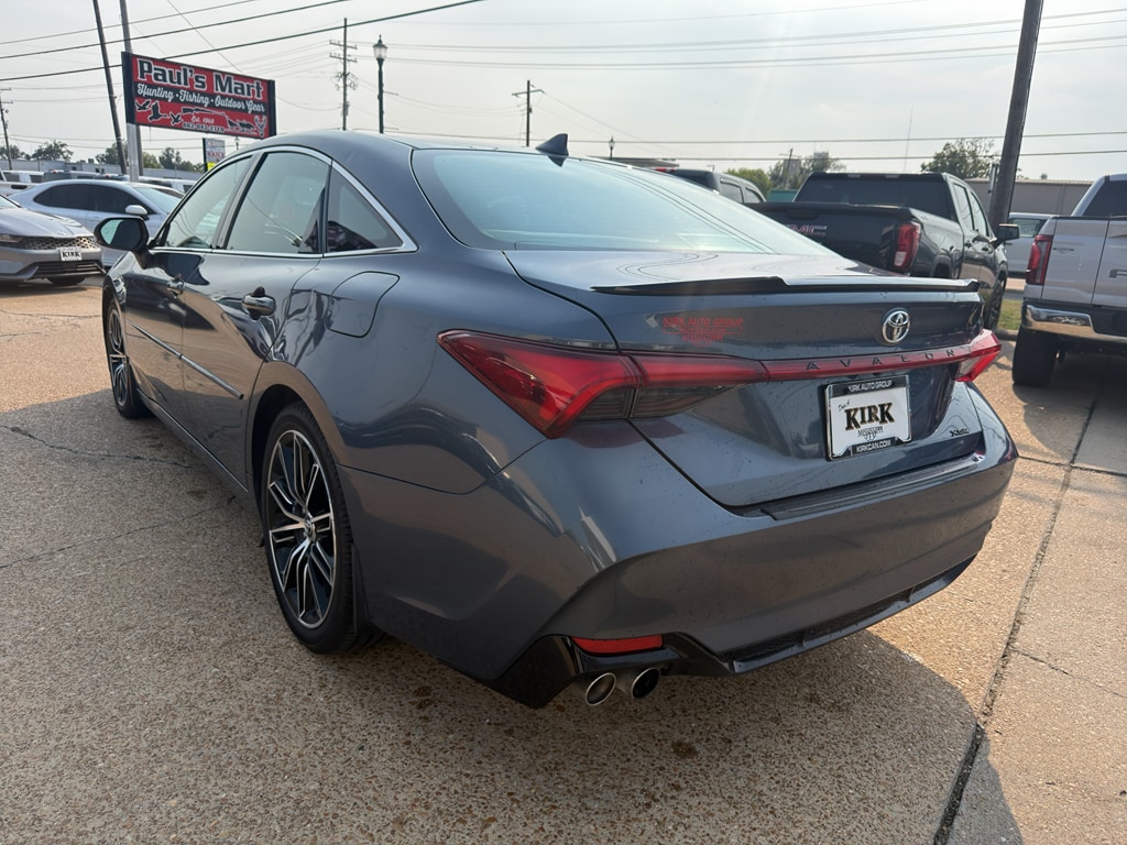 Used 2020 Toyota Avalon XSE Sedan