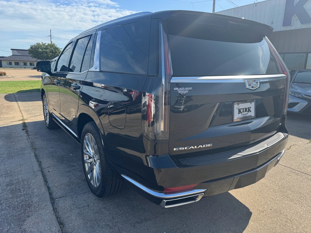 2021 Cadillac Escalade Premium Luxury photo 2