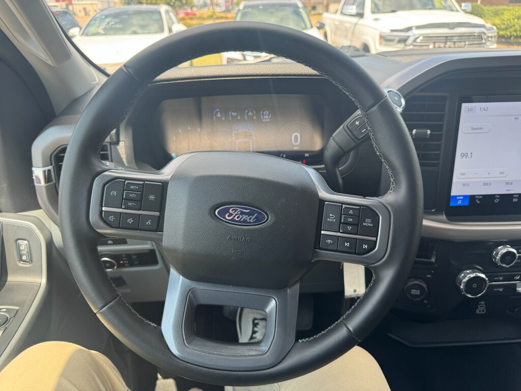 2025 Ford F-150 XLT - Photo 27