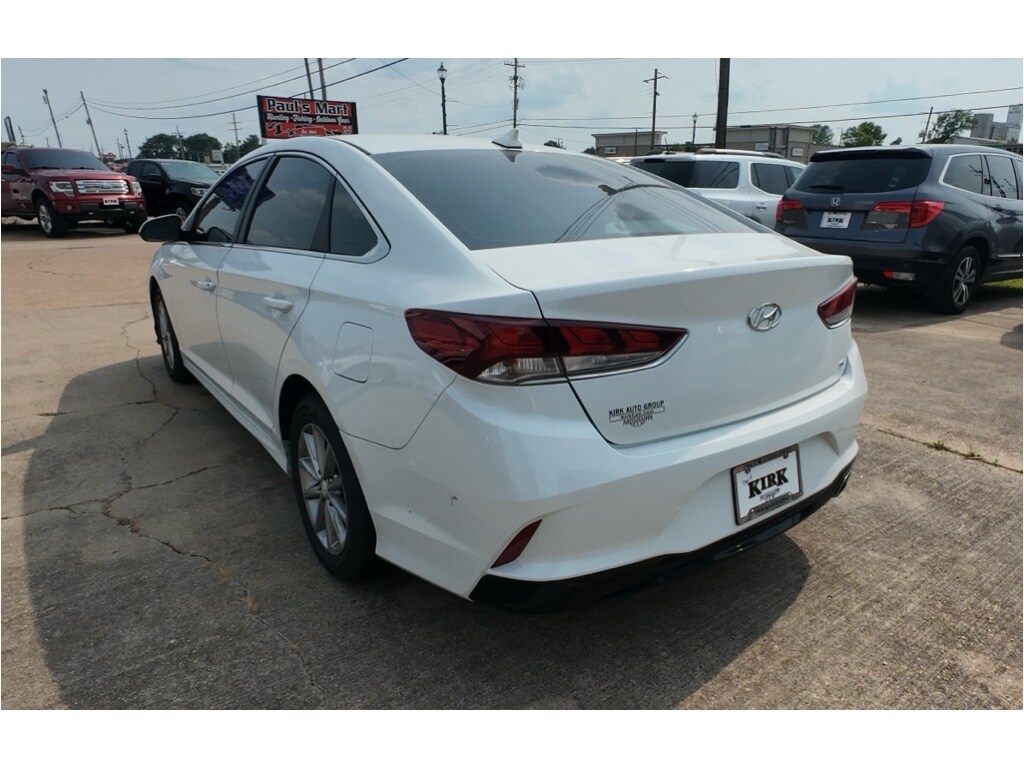 2018 Hyundai Sonata SE photo 2