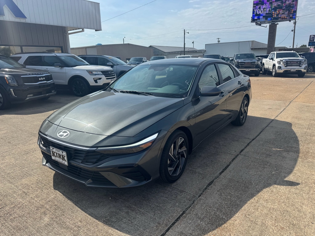 2025 Hyundai Elantra 2.0 SEL Convenience IVT's photo