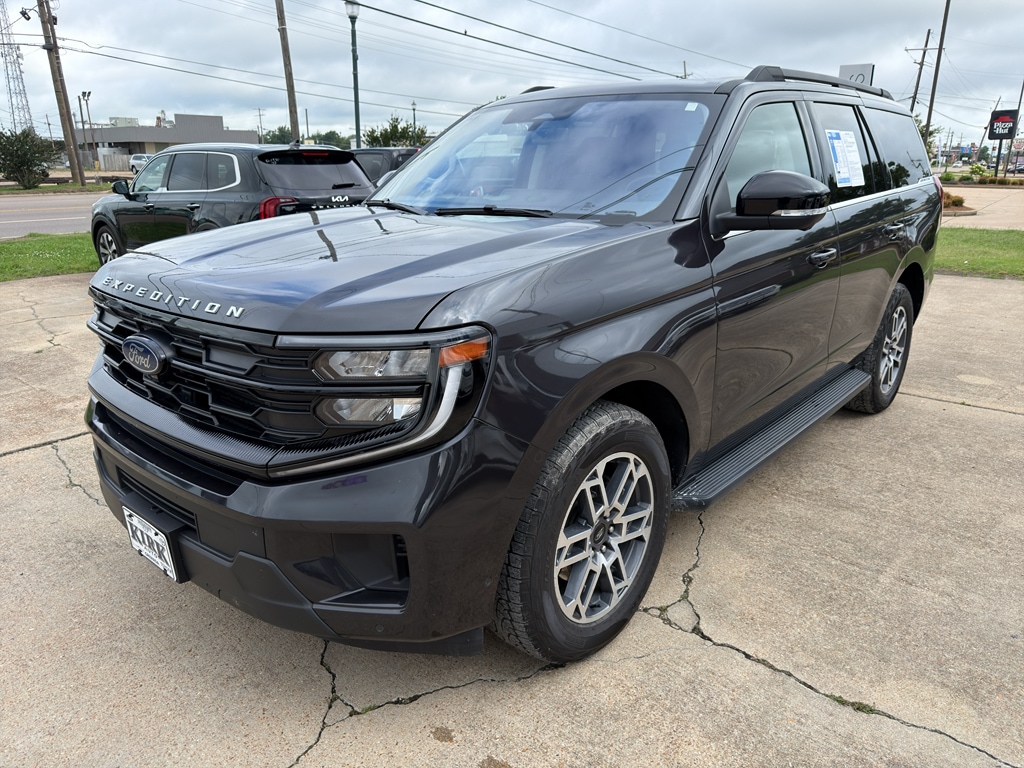 2025 Ford Expedition Active 4x4's photo