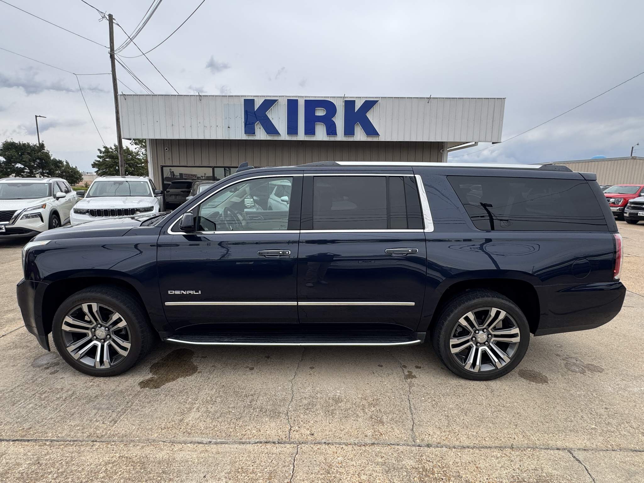 Used 2018 GMC Yukon XL Denali Sport Utility