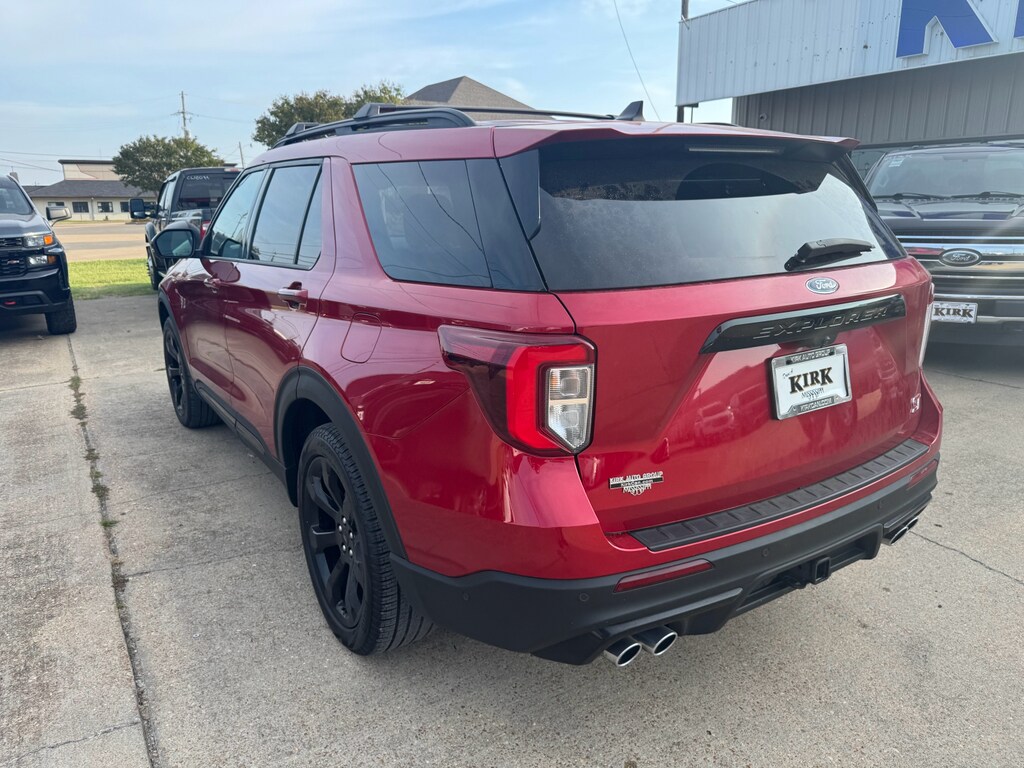 2021 Ford Explorer ST photo 3