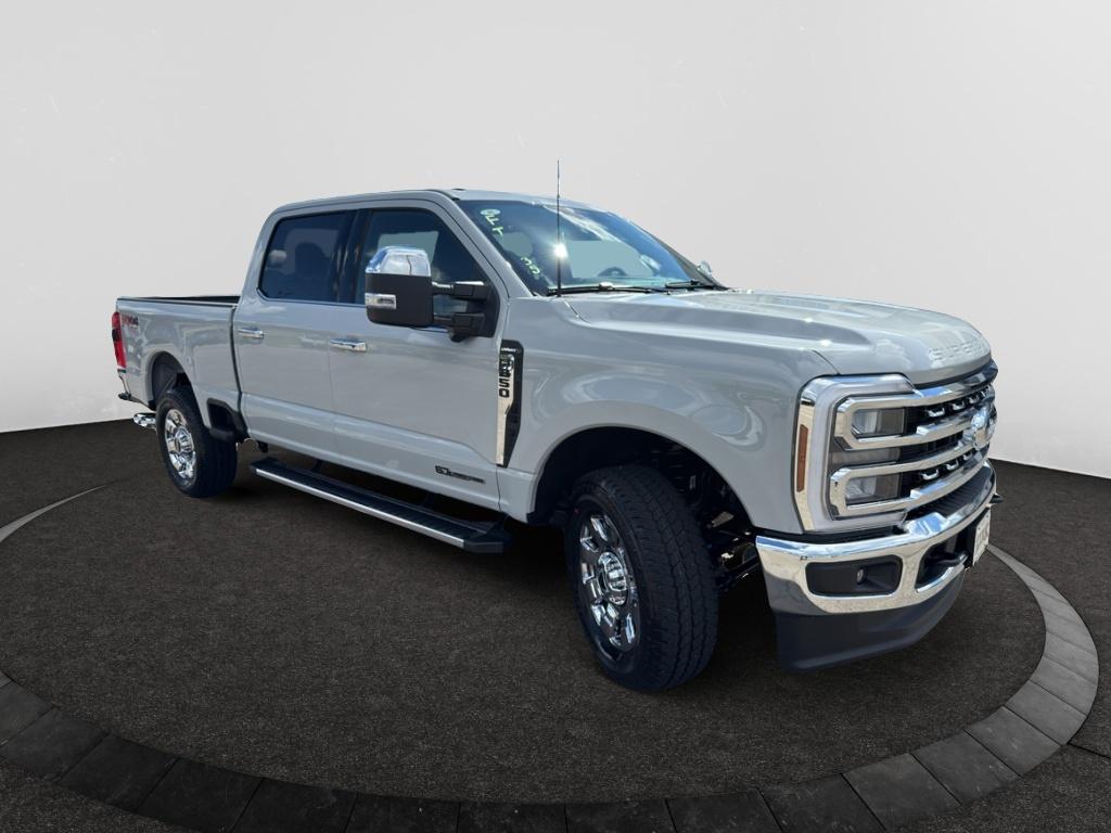 2026 Ford F-250 Lariat photo 2