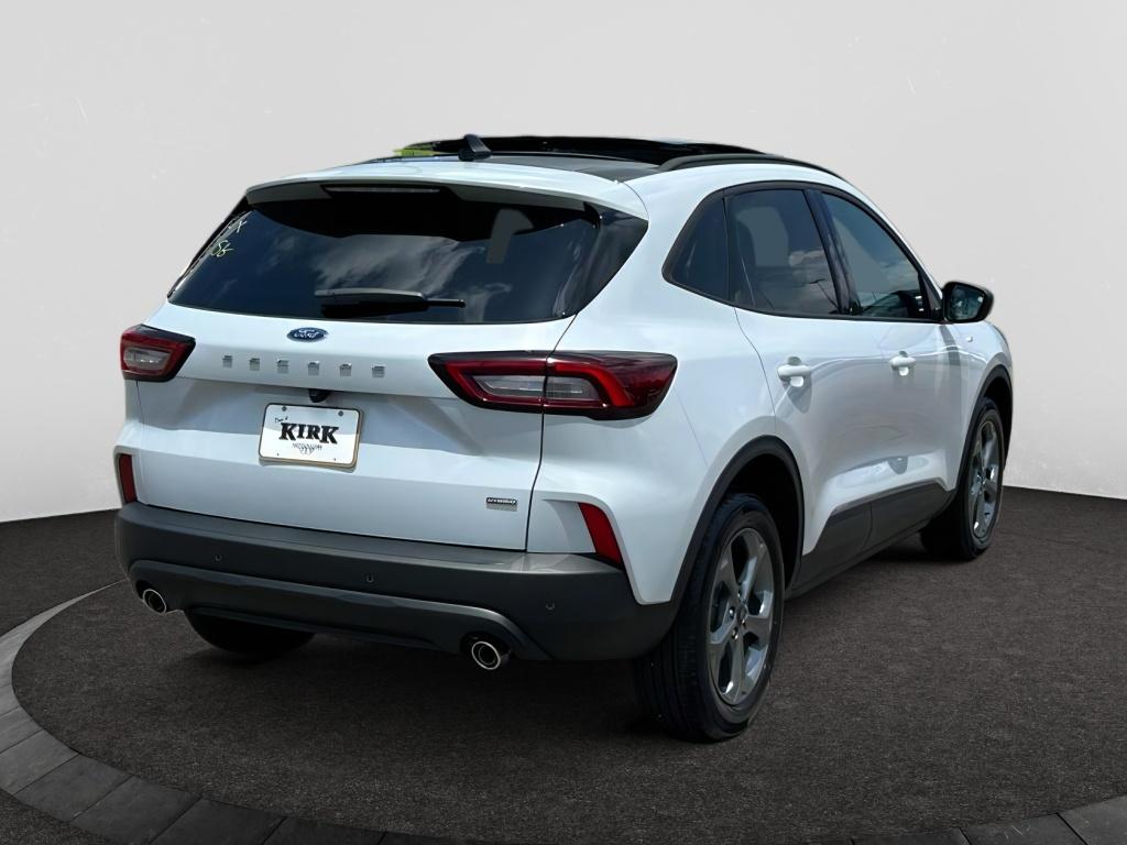 2025 Ford Escape ST-Line photo 4
