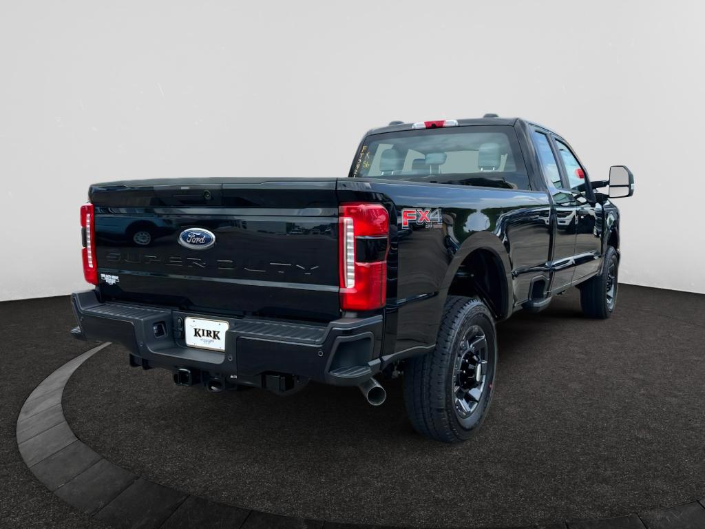 2025 Ford F-350 XL photo 4