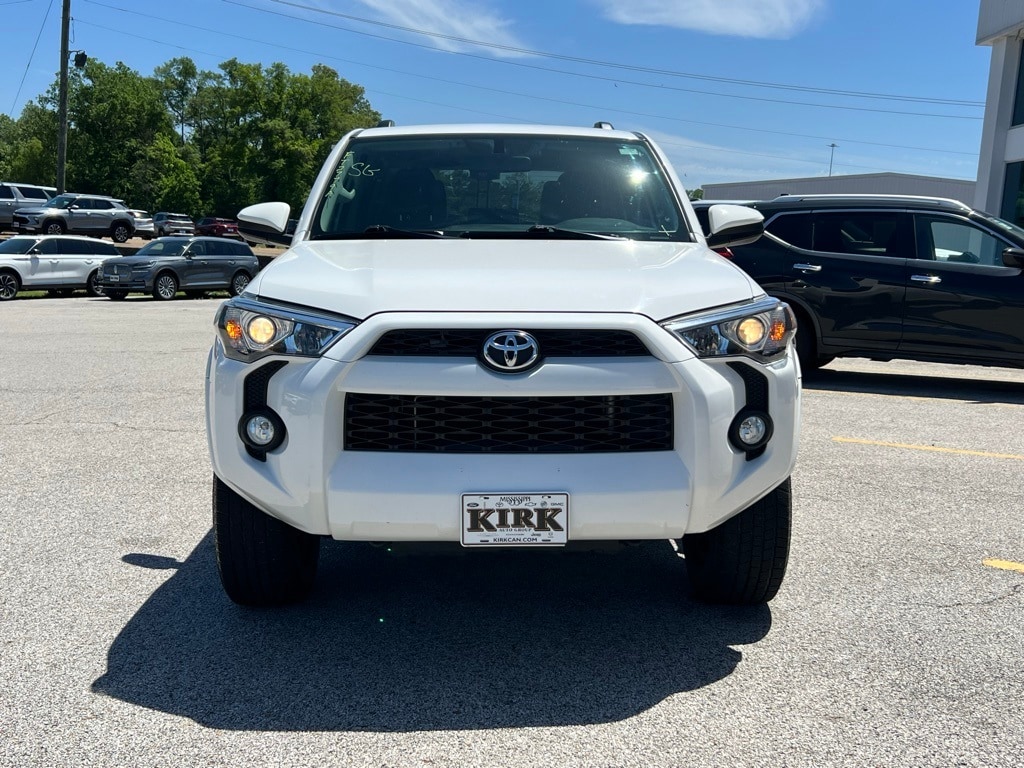 Used 2019 Toyota 4Runner SR5 with VIN JTEBU5JR3K5663247 for sale in Vicksburg, MS