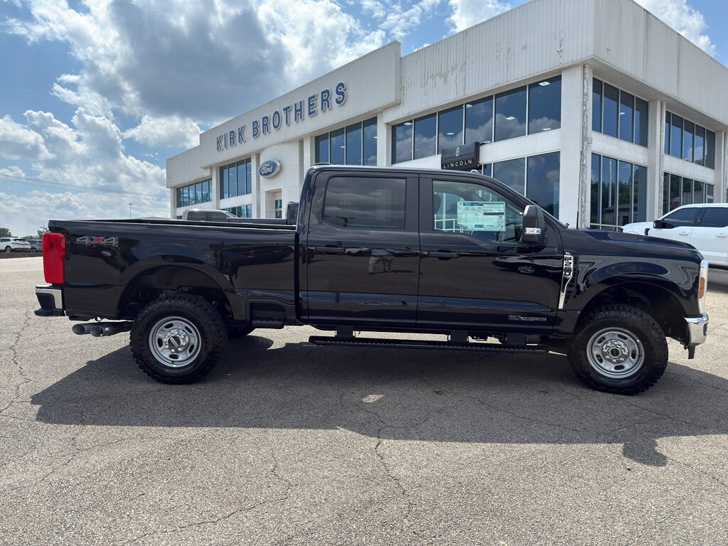 2026 Ford F-250 XL photo 4
