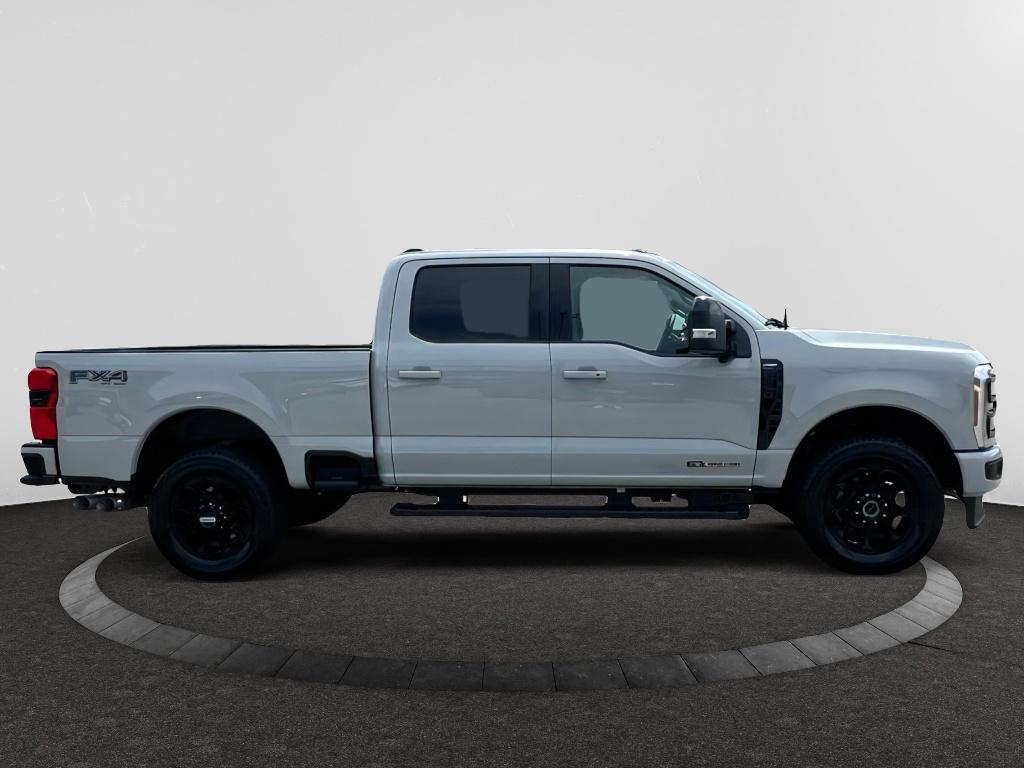 2025 Ford F-250 Lariat photo 3