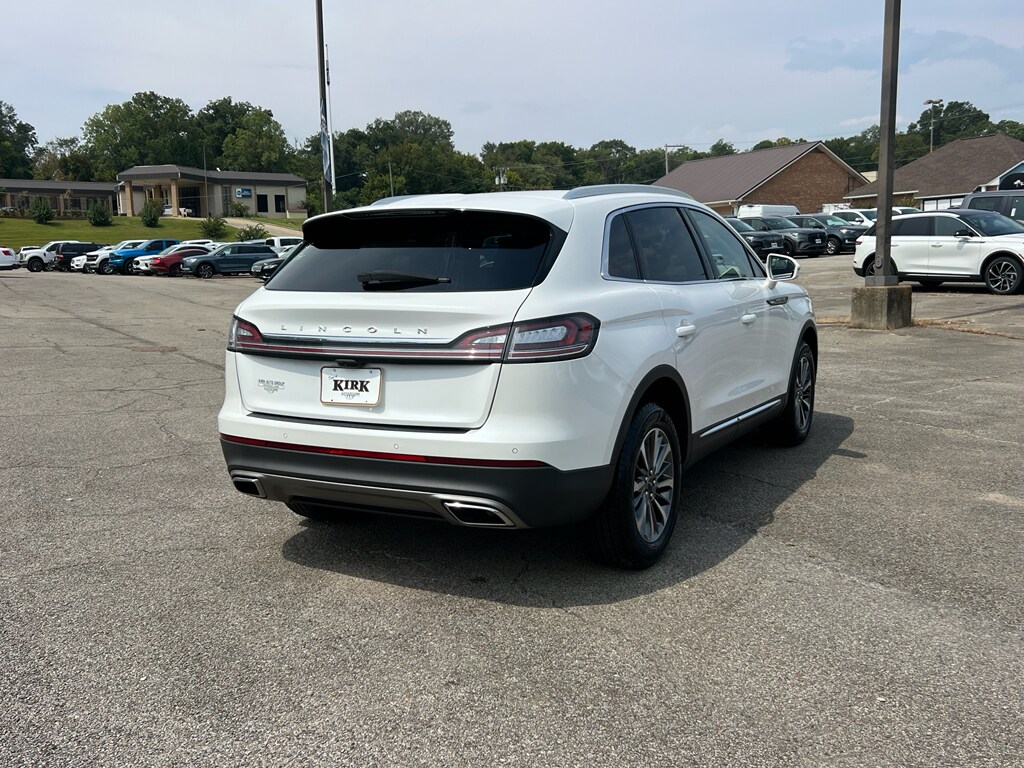 2023 Lincoln Nautilus Standard photo 3