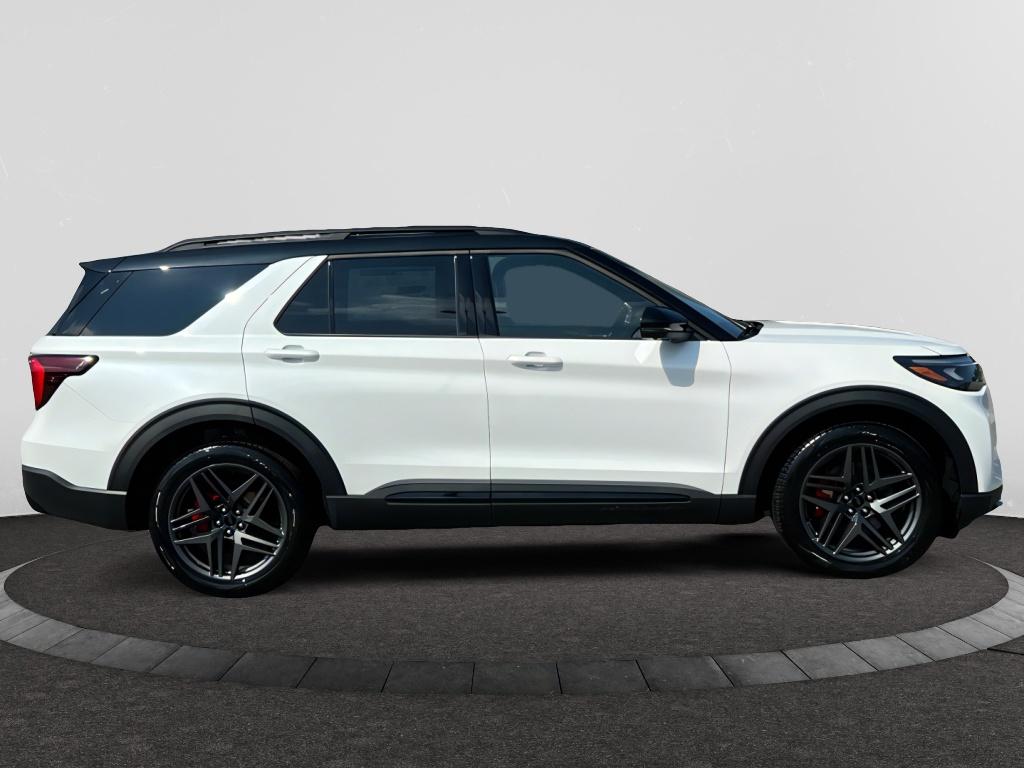 2025 Ford Explorer ST photo 3