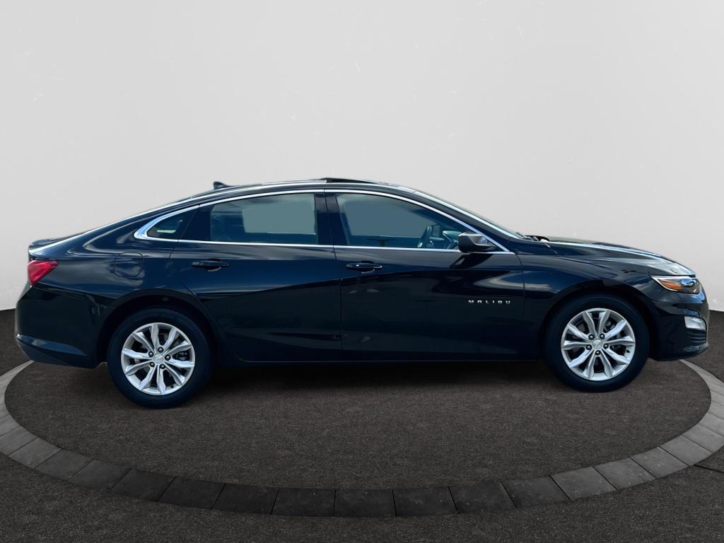 2024 Chevrolet Malibu 1LT photo 3