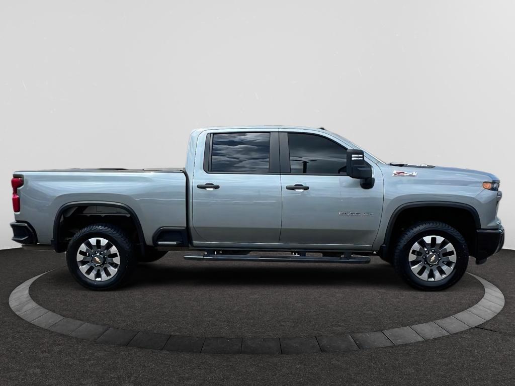 2024 Chevrolet Silverado 2500HD Custom photo 3