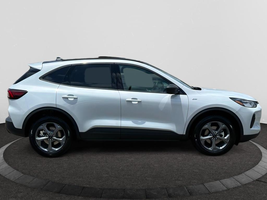 2025 Ford Escape ST-Line photo 3