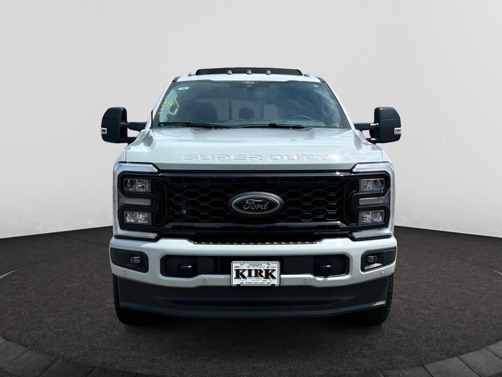 2025 Ford F-250 Lariat photo 2