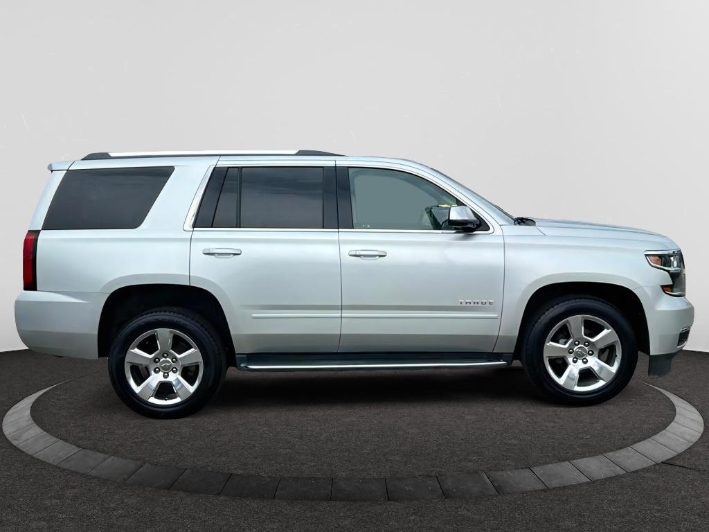 2020 Chevrolet Tahoe Premier photo 2