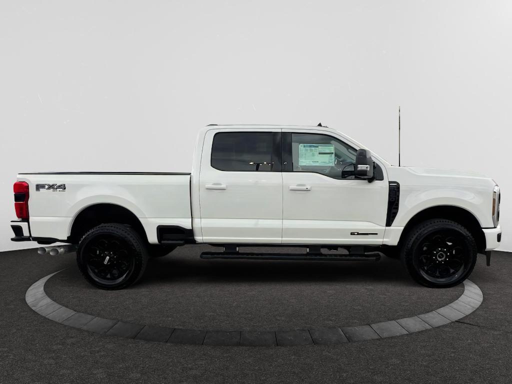 2025 Ford F-250 Lariat photo 2