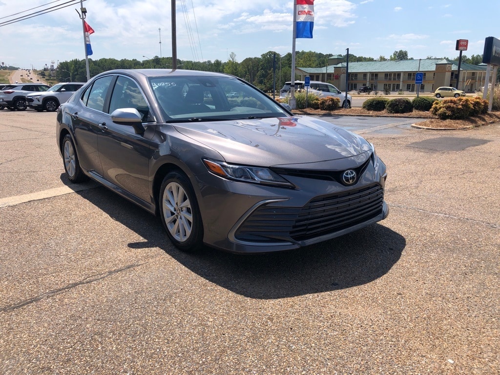 Used 2022 Toyota Camry LE with VIN 4T1C11AK1NU678980 for sale in Grenada, MS