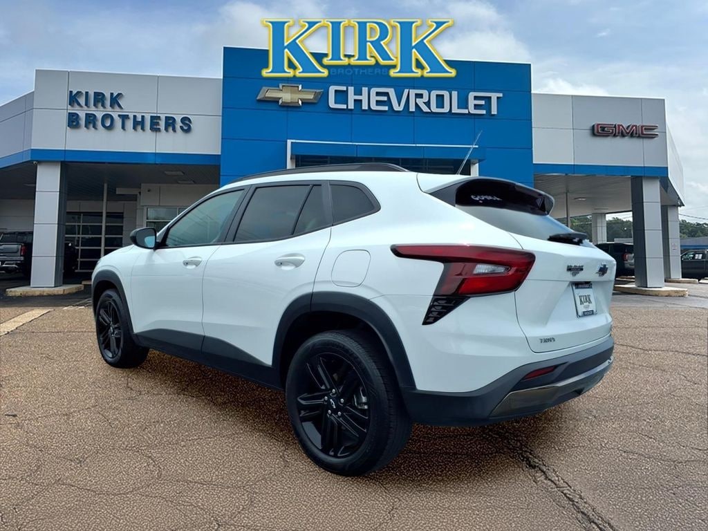 Used 2024 Chevrolet Trax Activ SUV