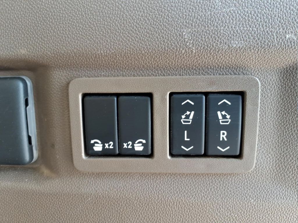 2021 GMC Yukon Denali - Photo 12