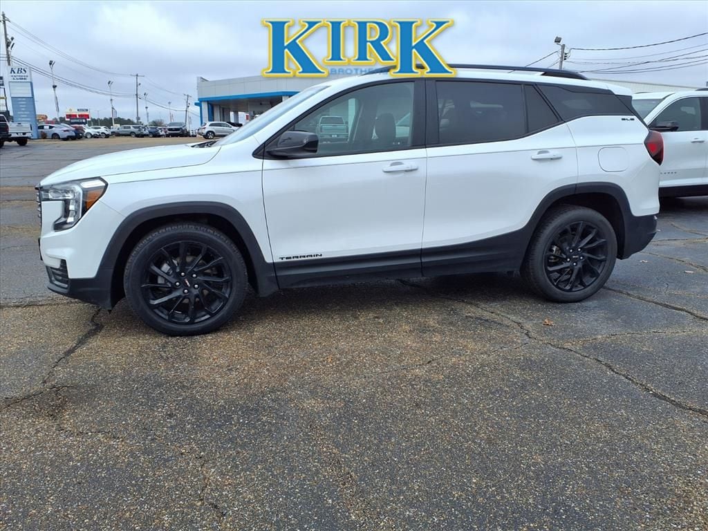 2024 GMC Terrain SLE's photo