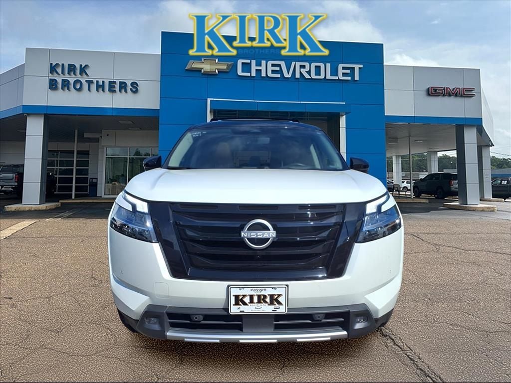 Used 2024 Nissan Pathfinder Platinum SUV