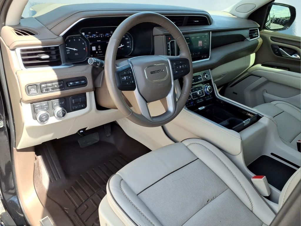 2021 GMC Yukon Denali - Photo 16