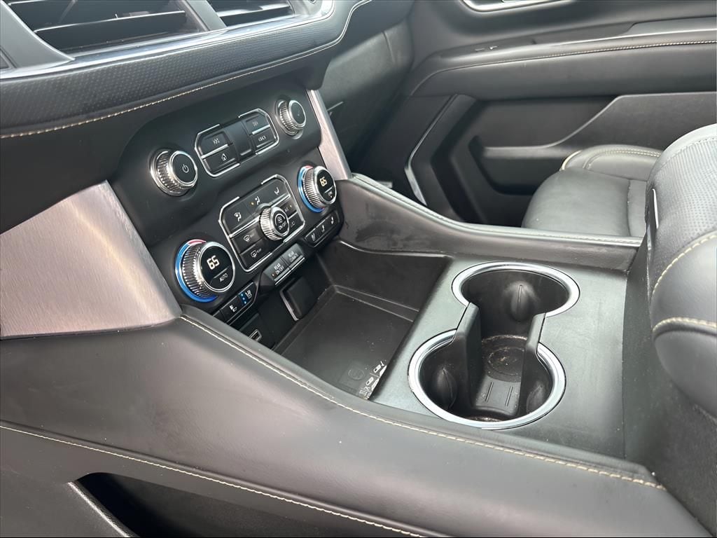 2023 GMC Yukon SLT - Photo 16