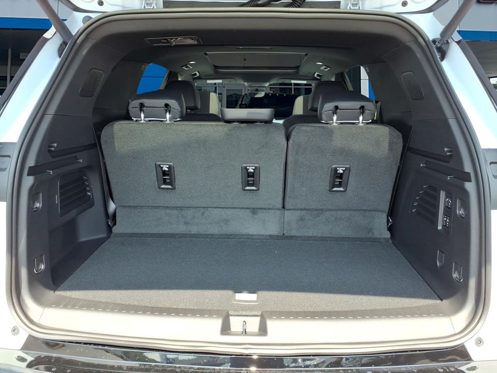 2026 Chevrolet Traverse High Country - Photo 9
