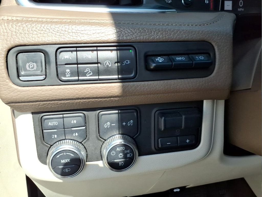 2021 GMC Yukon Denali - Photo 19