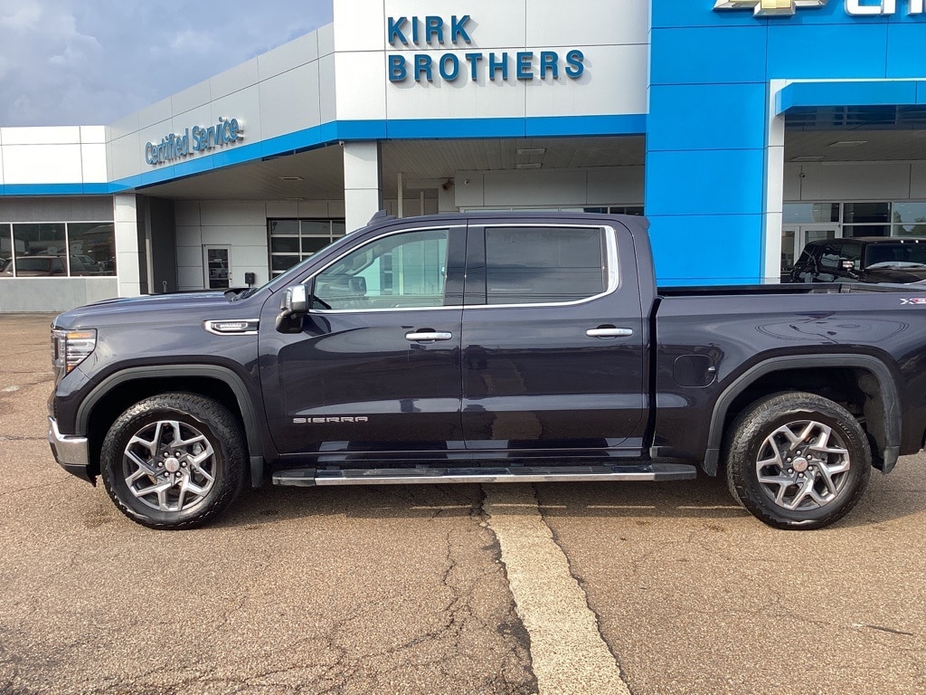 Used 2024 GMC Sierra 1500 SLT with VIN 3GTUUDE89RG261311 for sale in Grenada, MS