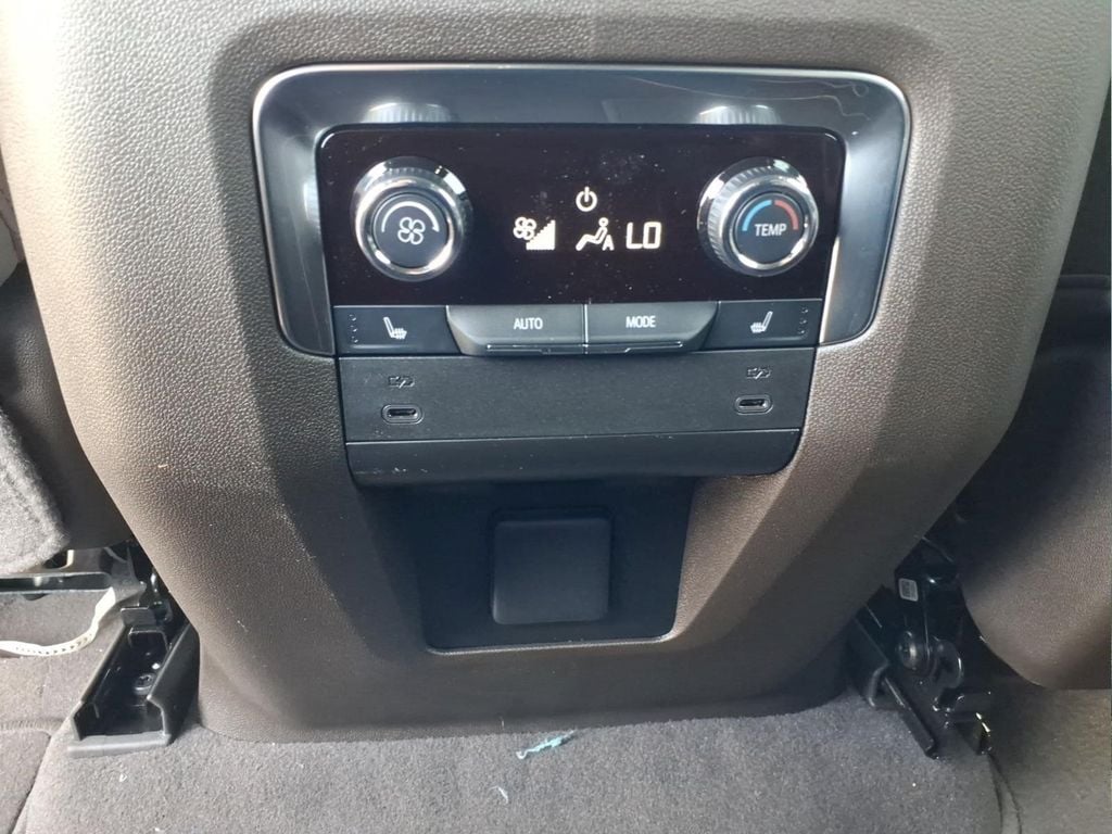 2026 Chevrolet Tahoe Z71 - Photo 18