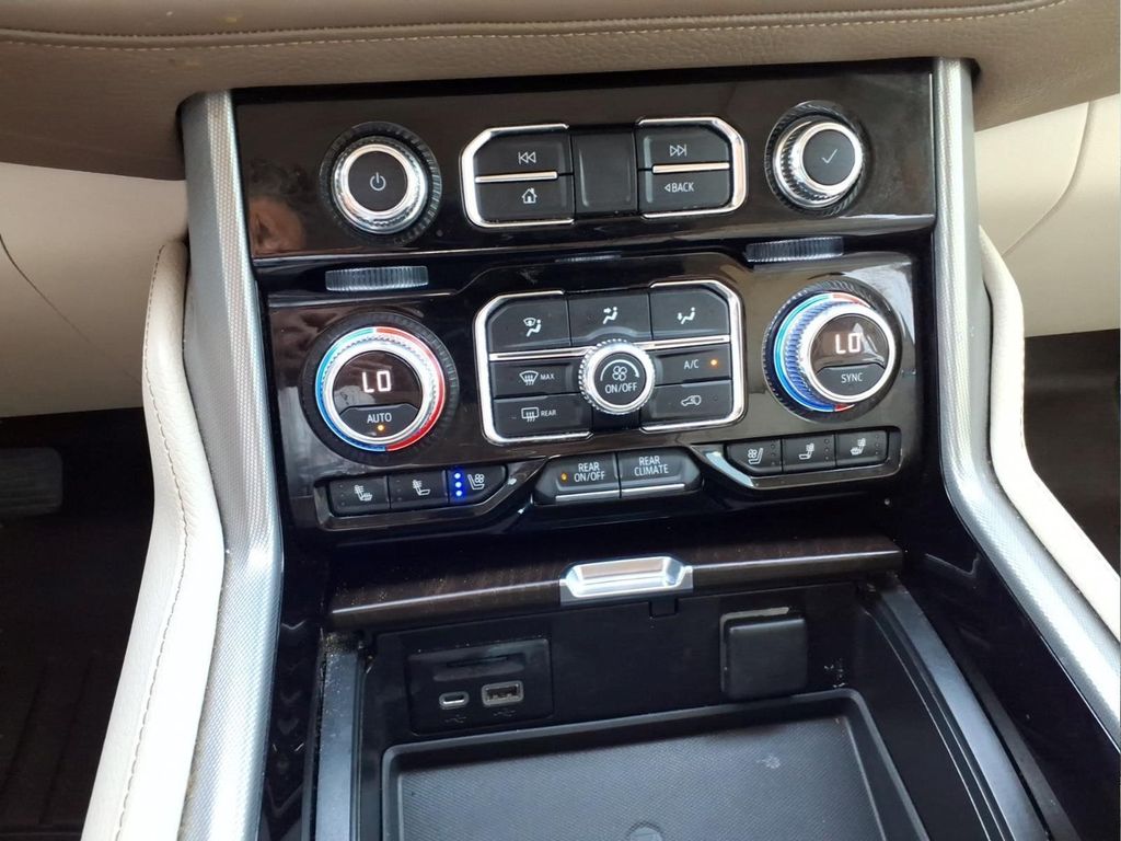 2021 GMC Yukon Denali - Photo 24