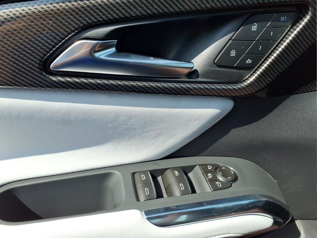 2026 Chevrolet Traverse High Country - Photo 17