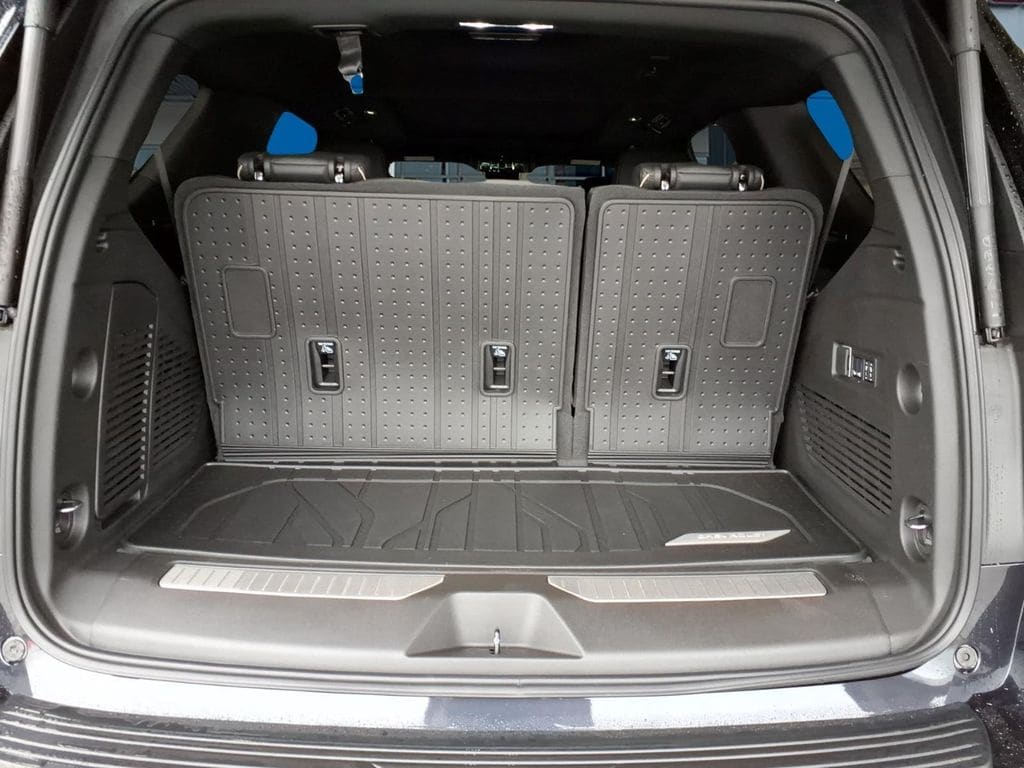 2026 Chevrolet Tahoe Premier - Photo 9