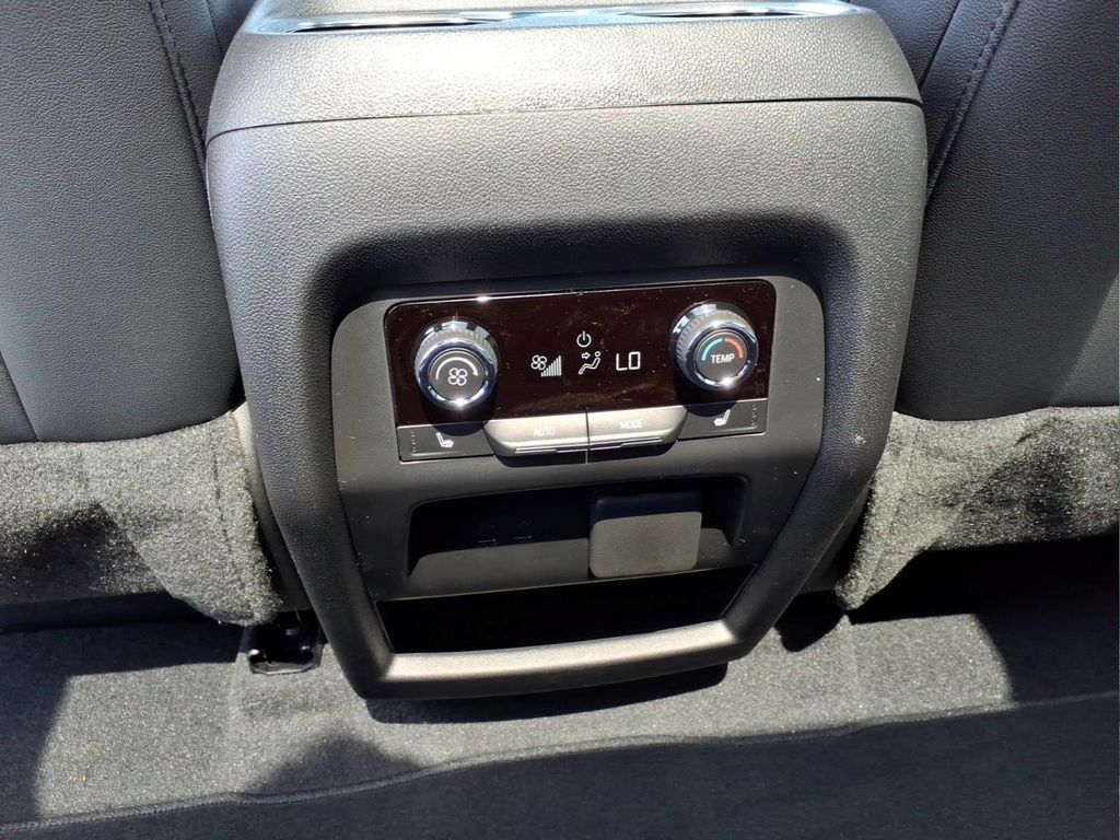 2026 Chevrolet Traverse High Country - Photo 13