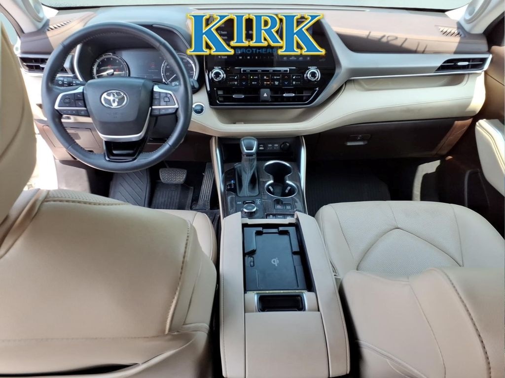 Used 2022 Toyota Highlander Limited SUV