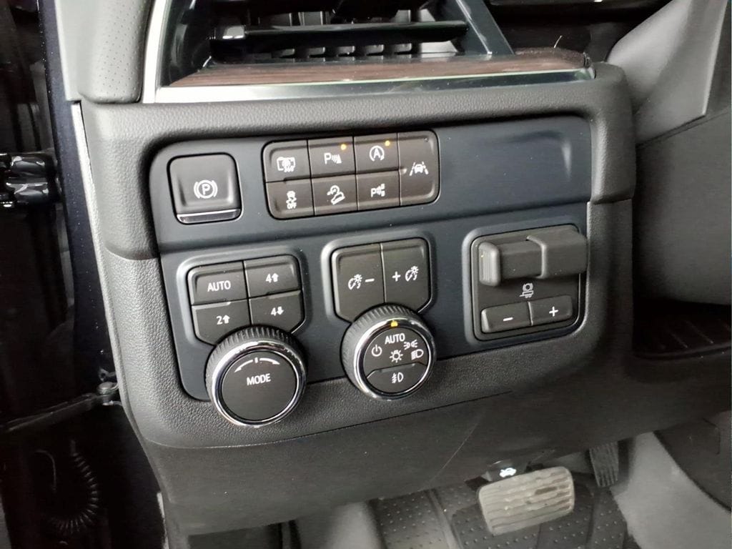 2026 Chevrolet Tahoe Premier - Photo 19