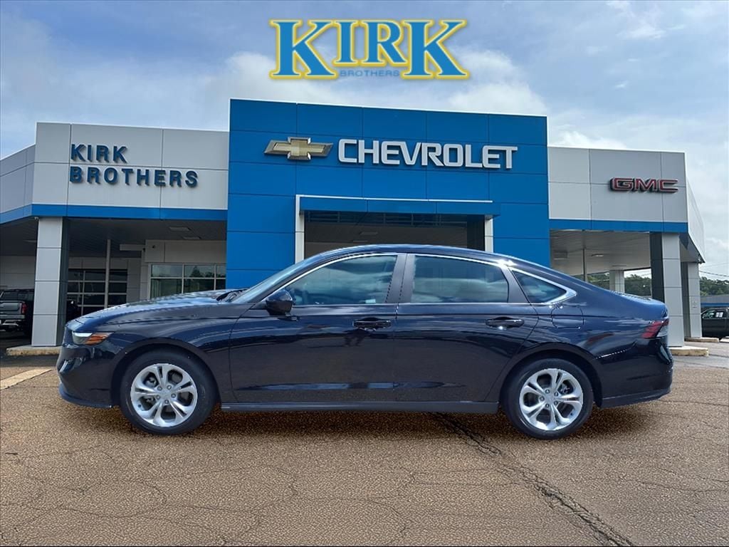 2023 Honda Accord LX's photo