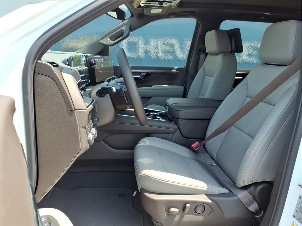 2026 Chevrolet Suburban Z71 - Photo 19