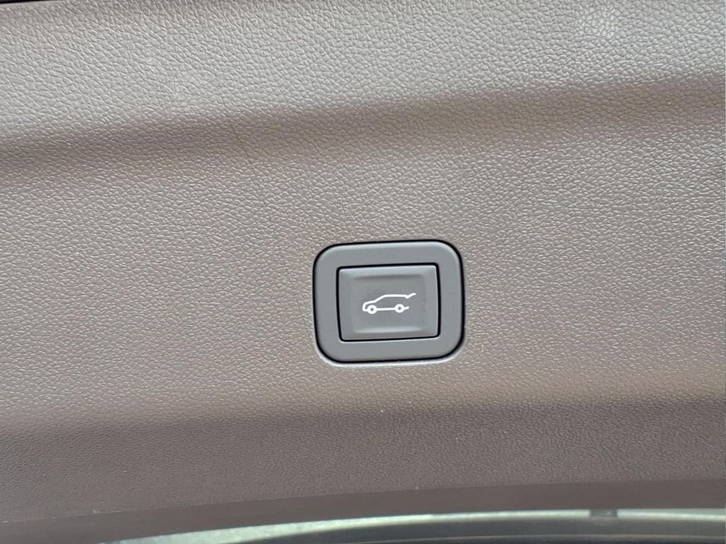 2026 Chevrolet Tahoe Z71 - Photo 15