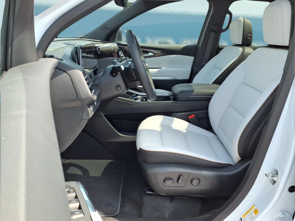 2026 Chevrolet Traverse High Country - Photo 16